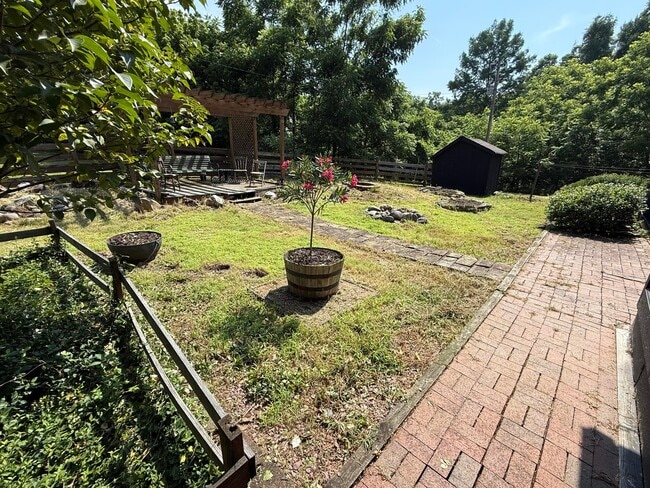 Building Photo - 3507 Stoney Hill Rd