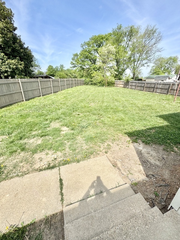 Building Photo - 11918 Dogwood Ave
