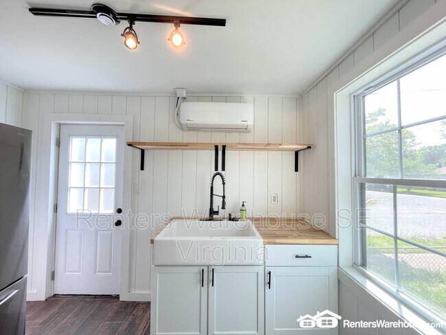 Building Photo - 142 Rogers Ave