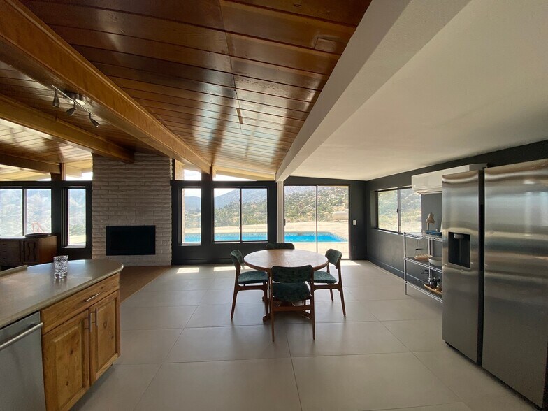 Building Photo - 61579 Sun Terrace