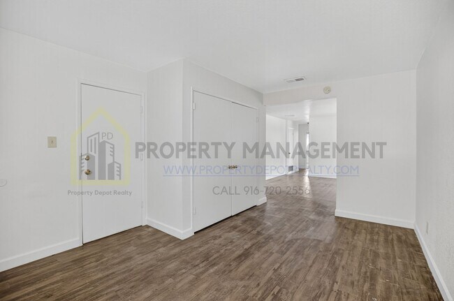 Building Photo - Arleta Ct