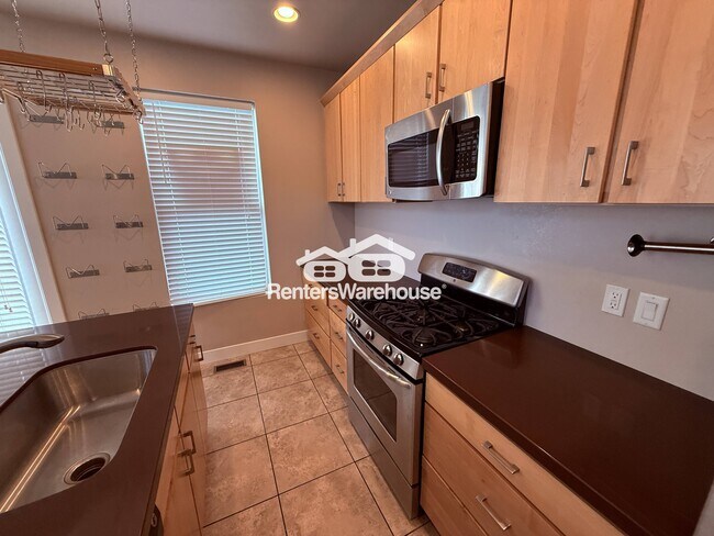 Building Photo - 7535 Vinci Pl