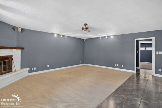 Building Photo - Beautifully Updated 4Bdm 2Ba Home with Den in Chandler!