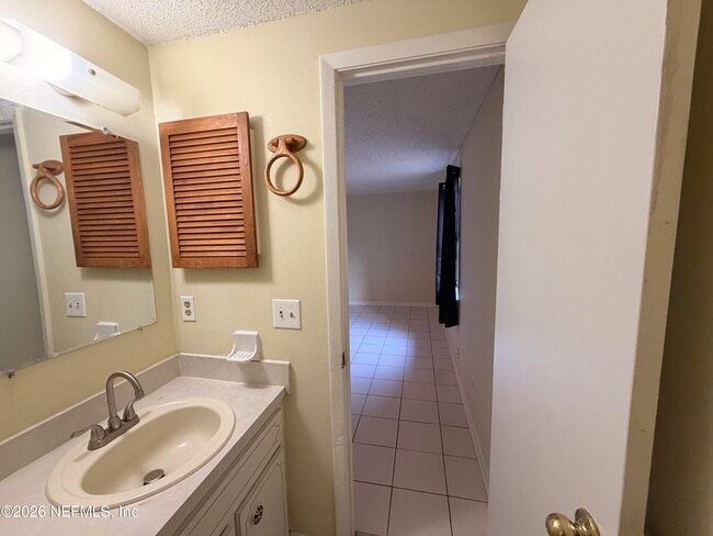 Building Photo - 7045 Prellie St