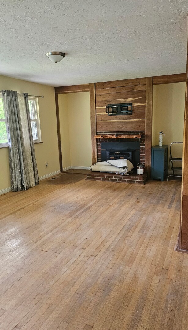 Building Photo - 3 Bedroom 2 Bath Single Family Home.