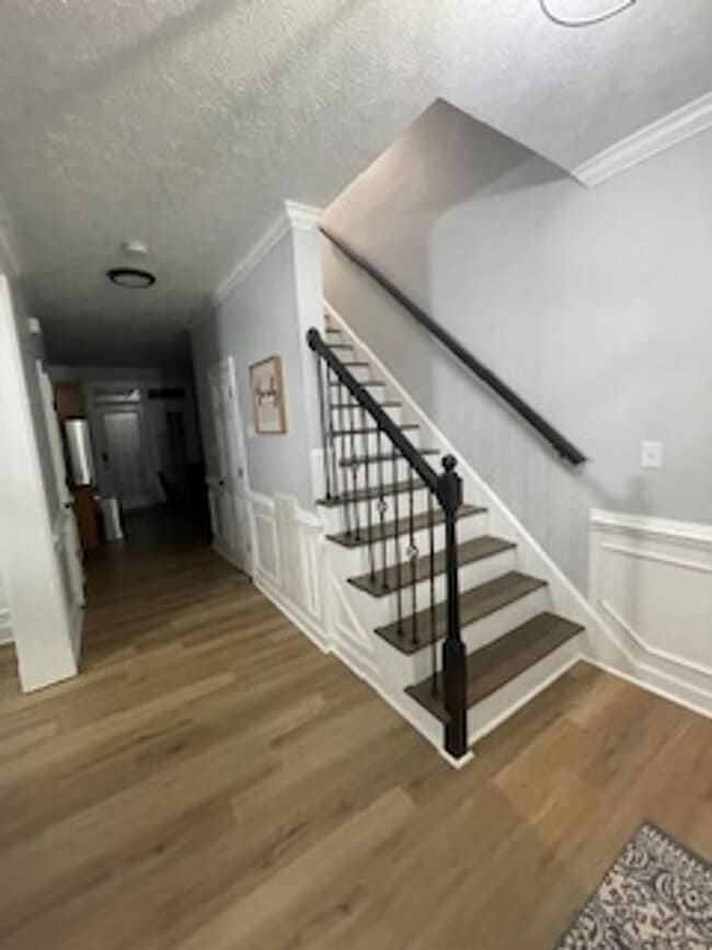 Building Photo - 4 Bed 3.5 Bath Home for rent in Hampton!