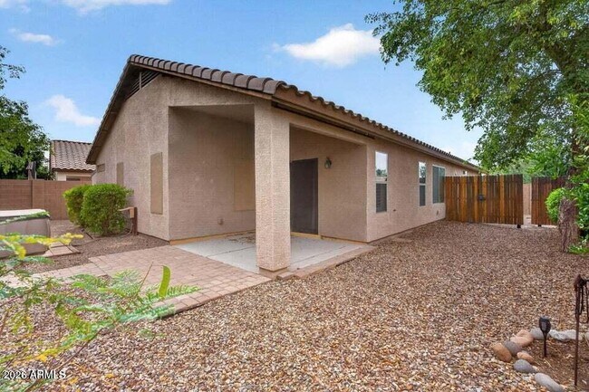 Building Photo - 42059 W Cheyenne Dr