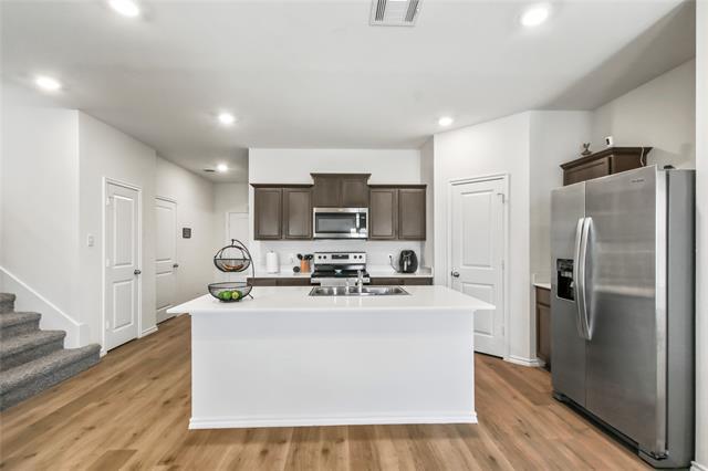 Building Photo - 755 Amelia Ct
