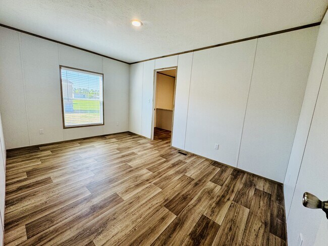 Building Photo - 131 Blissful Ct
