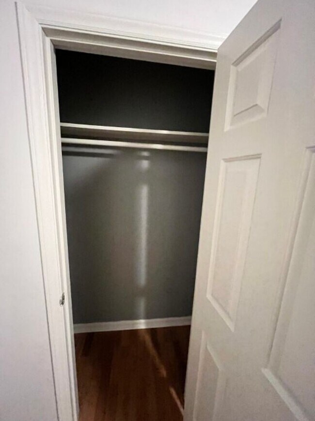 Building Photo - Centrally located  In Murfreesboro