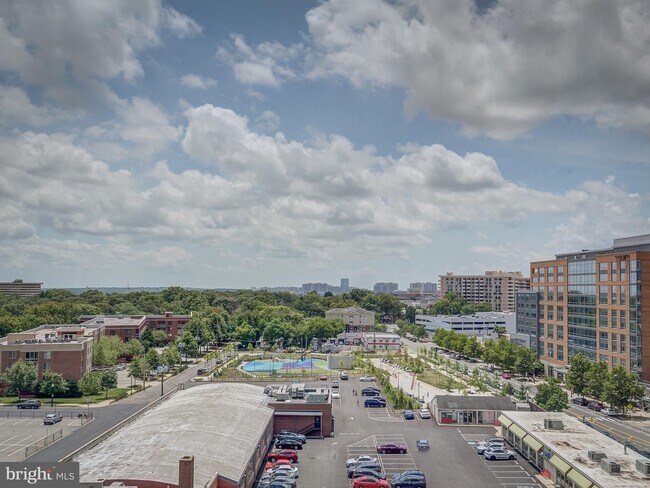 Building Photo - 820 N Pollard St