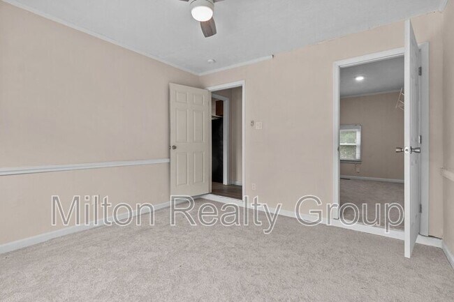Building Photo - 6203 Vigilante Ct
