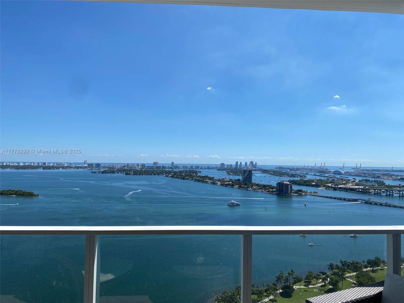 Building Photo - 2020 N Bayshore Dr