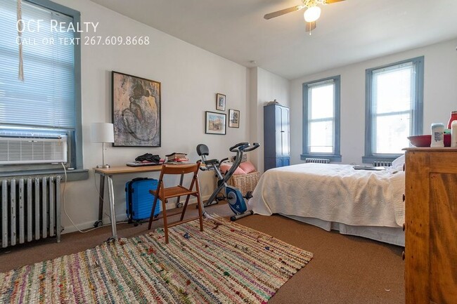 Building Photo - One Bedroom Point Breeze Apartment