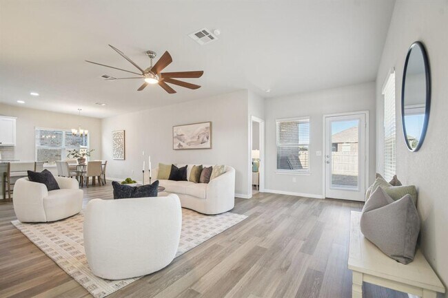 Building Photo - 1801 Fairhaven Gtwy