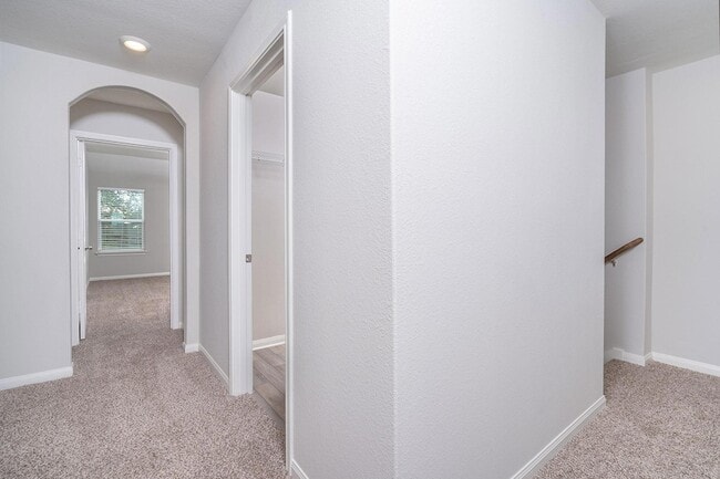 Building Photo - 225 Star Spangled Dr