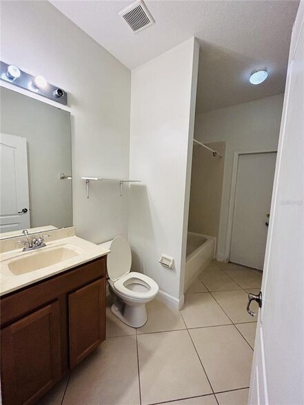 Building Photo - 1642 Chandelle Ln