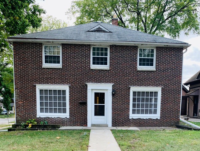 Front entrance - 6603 Milwaukee Ave