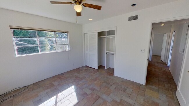 Building Photo - Spacious 2 bed / 2 bath San Roque Home! Peabody school district!