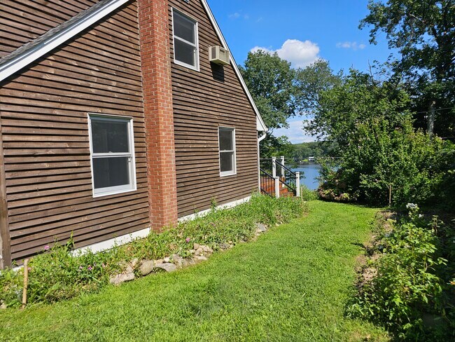 Building Photo - 205 Catlin Rd