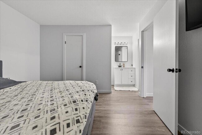 Building Photo - 7250 S Gaylord St