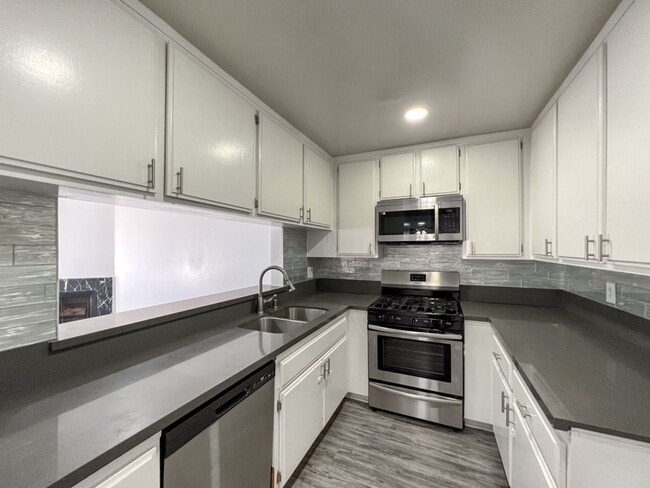 Building Photo - 5104 Sepulveda Blvd