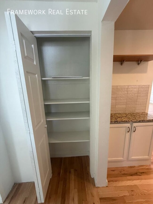 Building Photo - 2120 Irving St