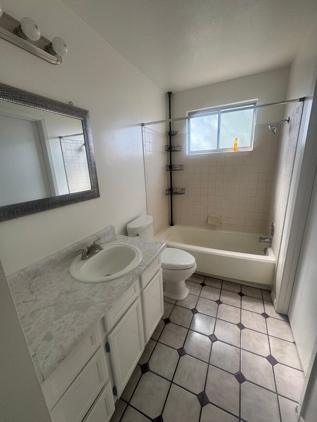 Building Photo - Beautiful Taylorsville Home for rent!