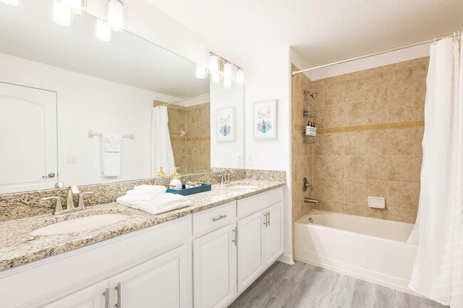 Building Photo - 8938 Cuban Palm Rd