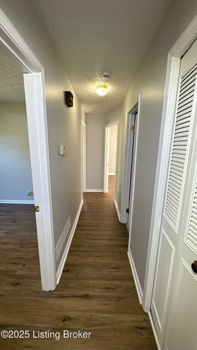 Building Photo - 8203 Rochelle Rd