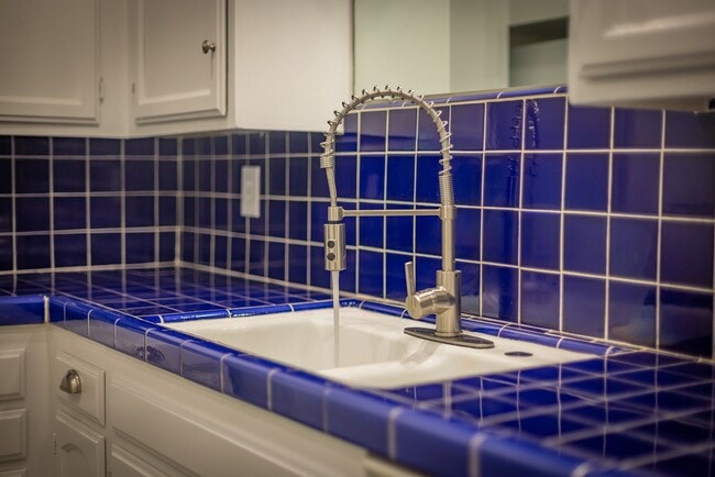 Building Photo - Prime Ojai Location!