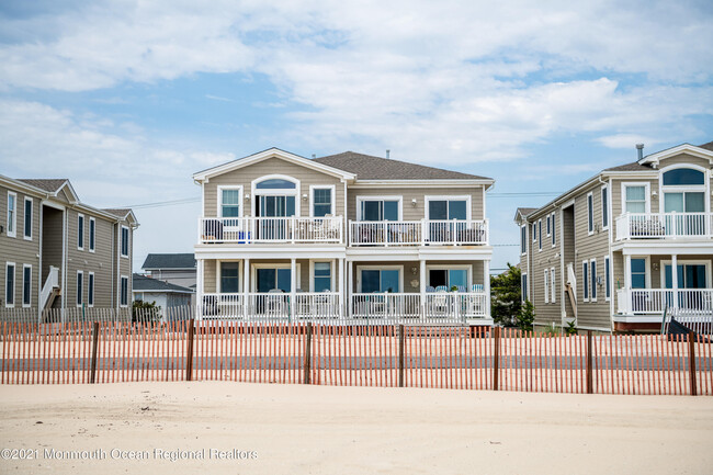 Building Photo - 239 Beach Front