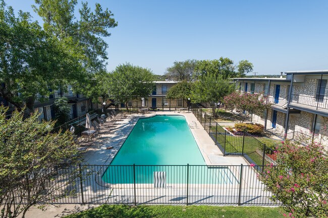 Building Photo - 708 Santa Rosa Dr