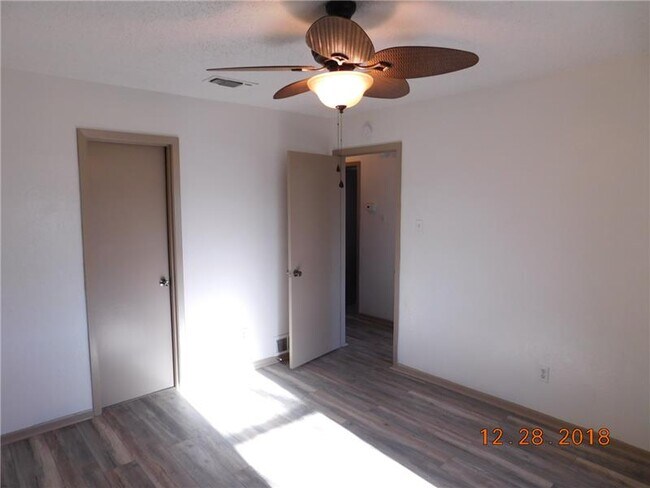 Building Photo - 1010 Jackie Jo Ln