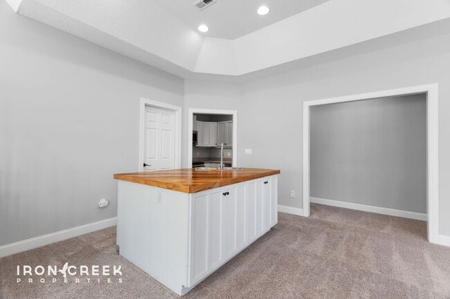 Building Photo - 1904 Bearberry Ln