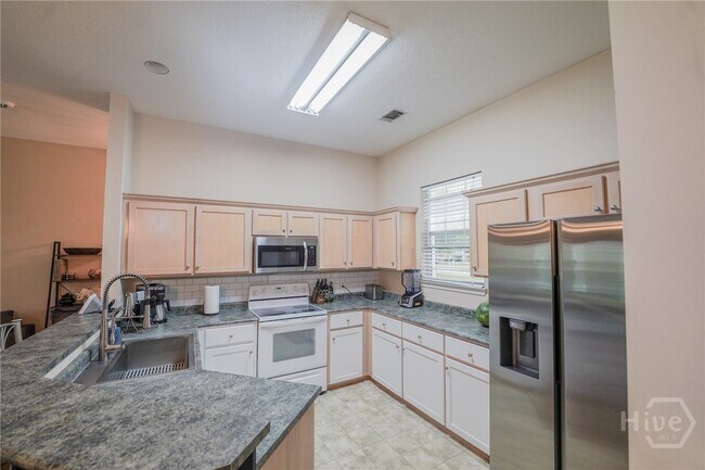 Building Photo - 618 Laurel Hill Cir