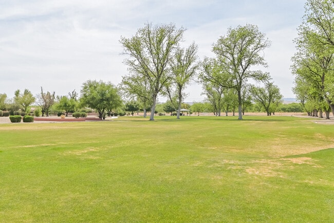Building Photo - Inviting 4-Bedroom Home with Community Amenities