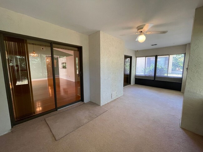 Building Photo - SPACIOUS 3 BD/2BA Home in Winter Springs!