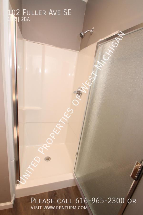 Building Photo - 102 Fuller Ave SE