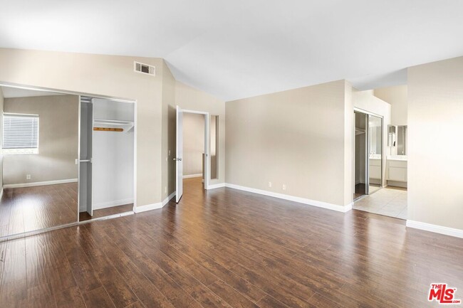 Building Photo - 39851 Ranchwood Dr