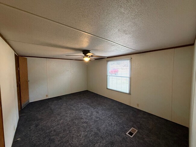 Building Photo - 14383 Yuma Rd