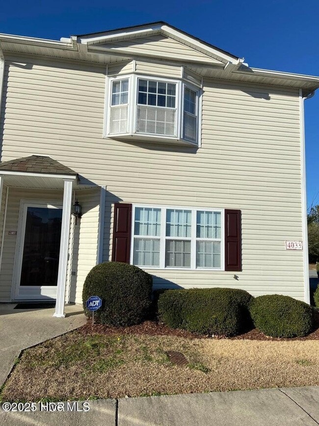 Primary Photo - 4033 Cobblestone Dr
