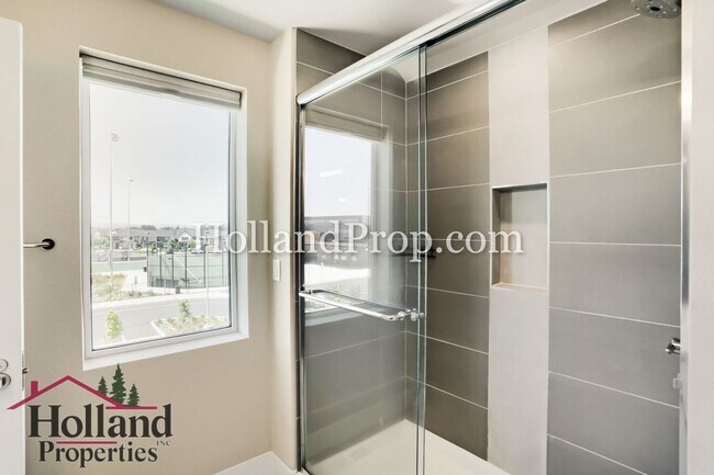 Building Photo - Spacious, Energy-Efficient Home in Reeds Crossing Near Parks & Trails