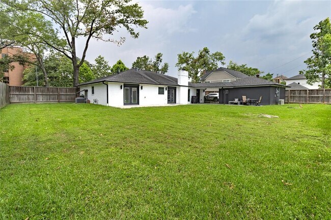 Building Photo - 1614 Hillendahl Blvd