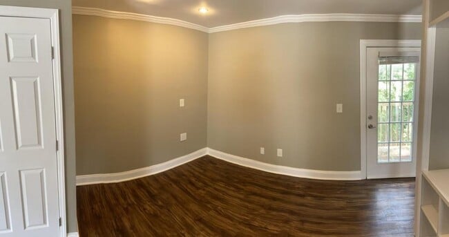 Building Photo - 1437 Fernwood Glendale Rd