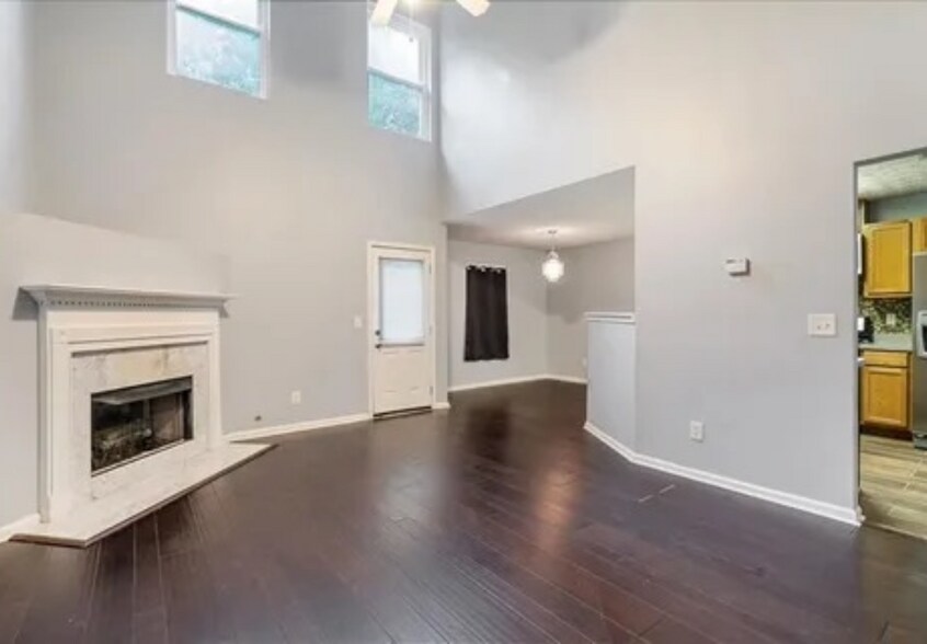 Building Photo - 5563 Windfall Ln