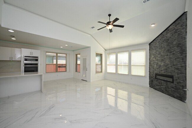 Building Photo - 10607 Pilkington Dr