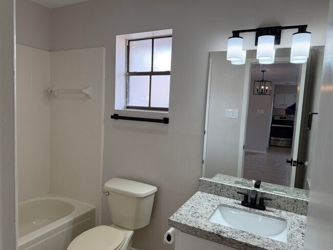 Building Photo - 5816 Longoria Loop