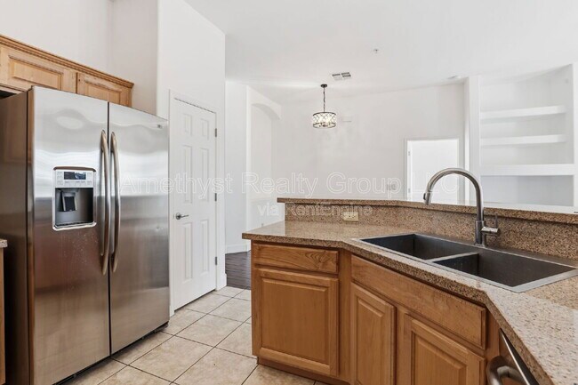 Building Photo - 14000 N 94th St