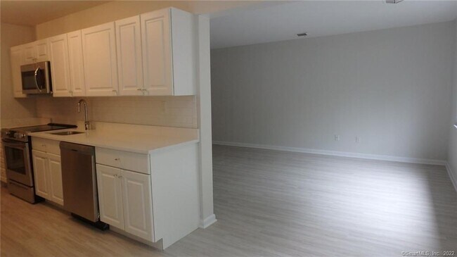 Building Photo - 20 Southport Woods Drive